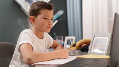 Штучний інтелект для школярів: усі "за" та "проти" його використання