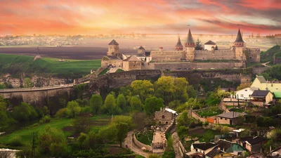 Мандрівка у часі: найкрасивіші замки та палаци України