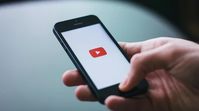 Смотреть и умнеть: список полезных YouTube-каналов для школьников