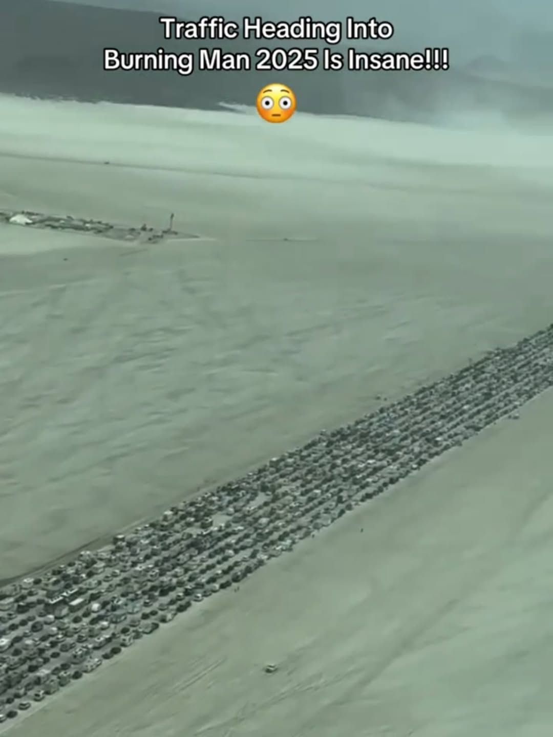 Burning Man погрузился в ужас: страшная песчаная буря, многочасовые очереди и разрушенные сооружения – впечатляющие фото - фото 758353
