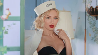 Полякова поцеловалась с исполнителем песни "Шовковиця" Люленовым – скандальные фото