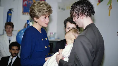 Капсулу часу принцеси Діани вимушено відкрили раніше - і ось, що в ній було