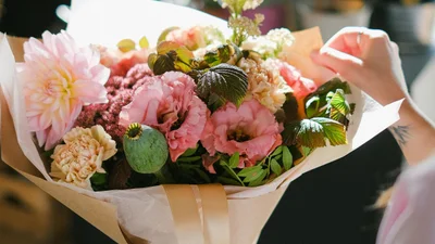 Які квіти не варто дарувати вчителям на 1 вересня: вичерпний перелік