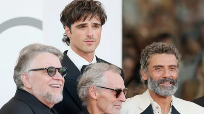 "Франкенштейн" Гильермо дель Торо получил 13-минутные овации в Венеции: актеры плакали