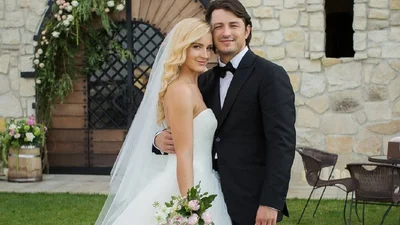 Сергій Притула поділився зворушливими архівними кадрами з весілля на честь 10-річчя шлюбу - шанувальники в захваті