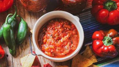 Як приготувати аджику на зиму – пальчики оближеш