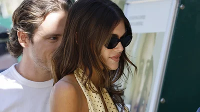 Донька Сінді Кроуфорд показала, чому чорна спідниця стане головним елементом осіннього гардероба