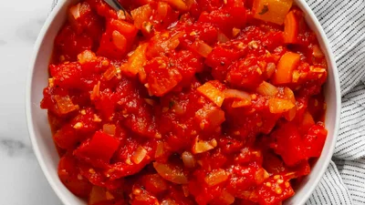 Самая вкусная консервированная закуска из помидоров и перца – попробуй один раз и будешь готовить каждый год