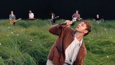 Макс Барских поделился отрывком новой песни, которая точно станет очередным хитом певца