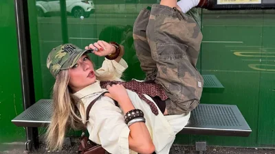 Камуфляжний принт повертається в моду: як стилізувати його цієї осені