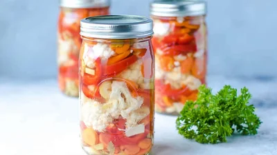 Консервированный салат "Ассорти" с цветной капустой – сделай один раз и наслаждайся зимой