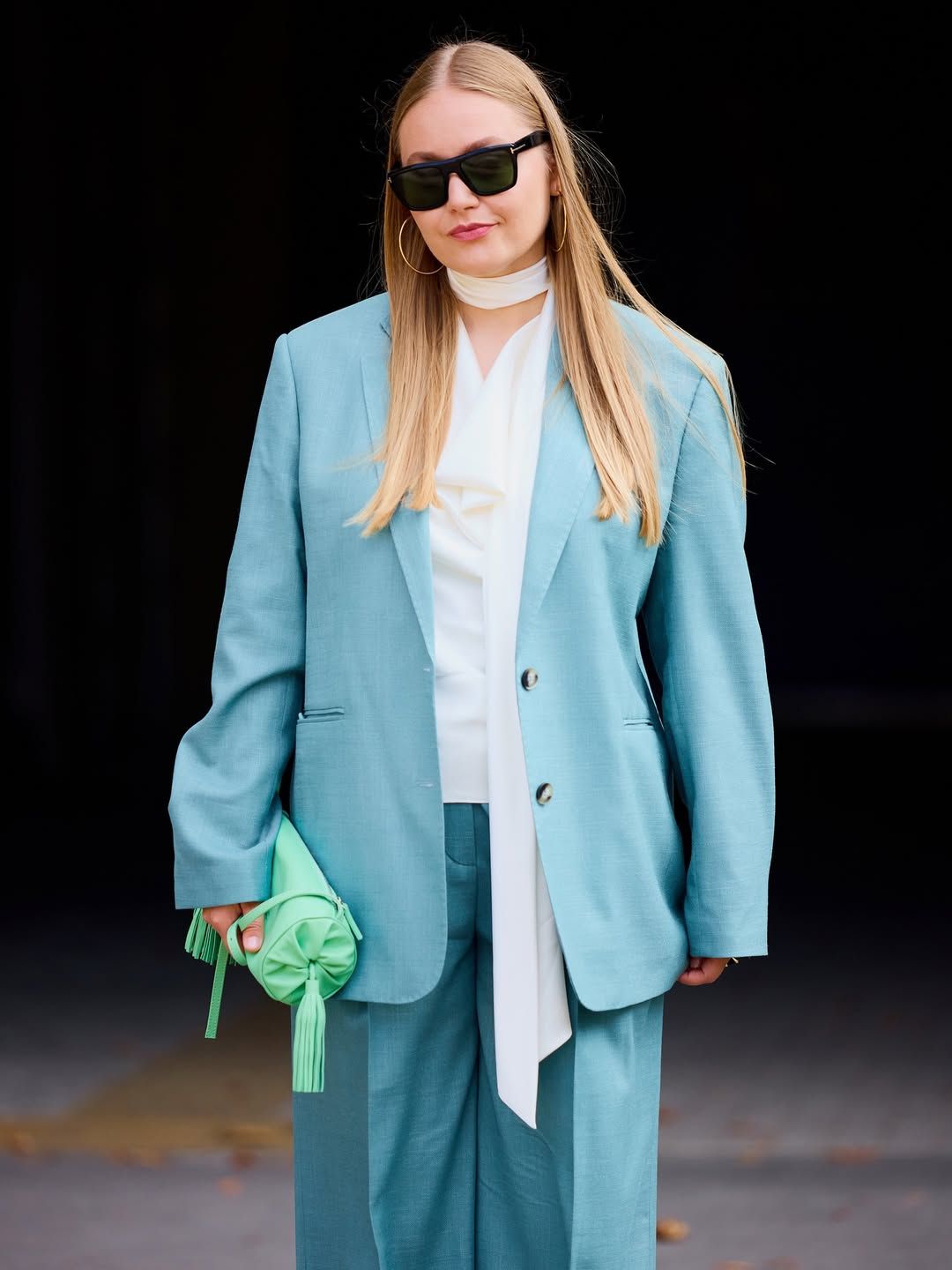 Streetstyle-находки Ukrainian Fashion Week 2026: самые стильные луки гостей - 762780 Streetstyle-находки Ukrainian Fashion Week 2026: самые стильные луки гостей - фото 762780