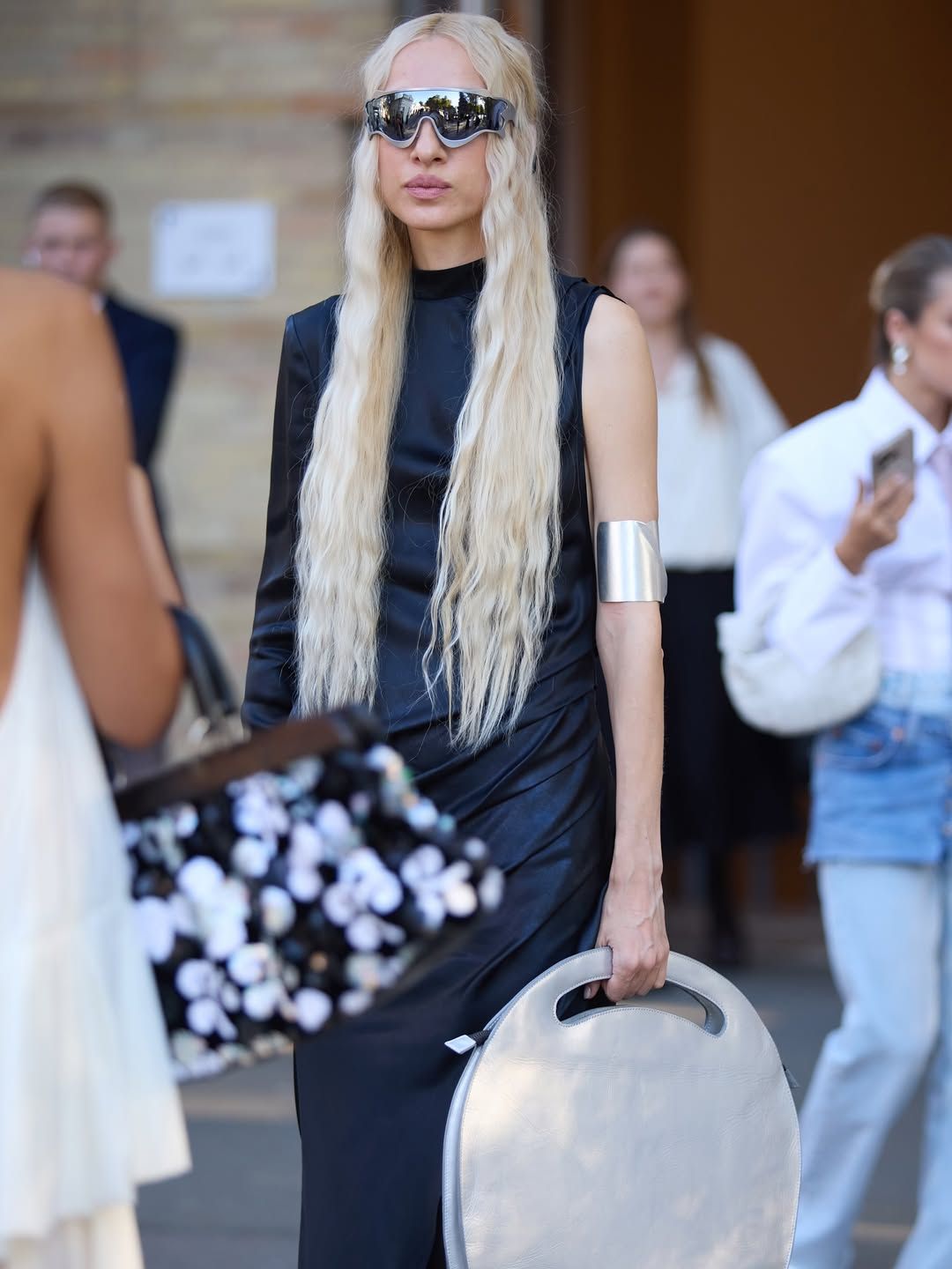 Streetstyle-находки Ukrainian Fashion Week 2026: самые стильные луки гостей - 762788 Streetstyle-находки Ukrainian Fashion Week 2026: самые стильные луки гостей - фото 762788