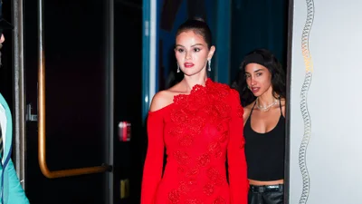 Селена Гомес призналась, что известный оскароносный актер будет носить обручальные кольца на ее свадьбе