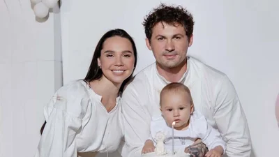 Дочь Жени Кота устроила зажигательные танцы в стильном костюмчике - годовалая кроха точно утрет нос звездным родителям