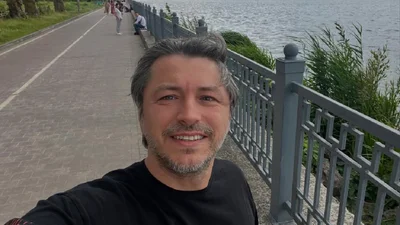 Сергей Притула показал сразу двух дочерей: смотри, насколько девочки похожи со своим звездным отцом