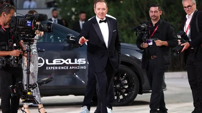 Скандалы на Эмми, о которых ты не знала: домогательства, одинаковые платья и расизм