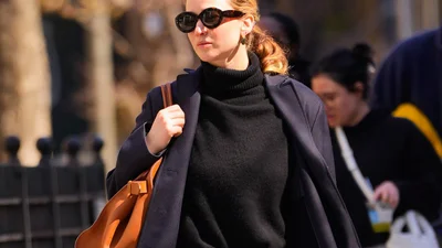 Дженнифер Лоуренс застали во время прогулки по Нью-Йорку: во что была одета звезда