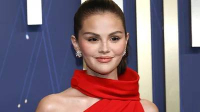 Зачіски та стрижки зірок з Еммі 2025, які зададуть тренди цієї осені