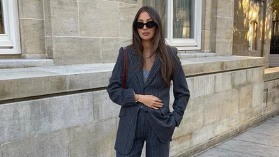 Блейзер у тонку смужку – річ, яка замінить половину твого гардероба