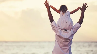 Лучшие поздравления с Днем отца 2025: коротко, искренне, от сердца - открытки + проза