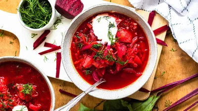 Традиционный борщ по-новому – добавь кабачки и не пожалеешь