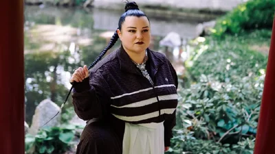 "А кто хейтит": у alyona alyona прошла премьера саундтрека к украинской комедии "10 блогерят"