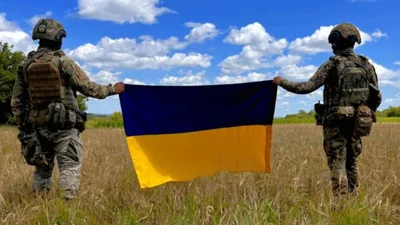 День захисників і захисниць України 2025 - найкращі вірші для привітань та яскраві картинки