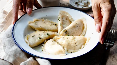 Вареники на кипятке – секрет пышного теста, которое не рвется