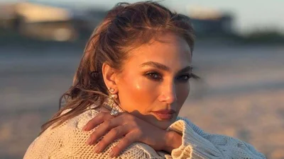 Джей Ло у домашньому луці продемонструвала обличчя без макіяжу - сміливе відео від світової співачки