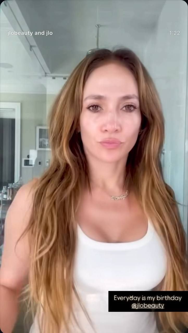 Джей Ло в домашнем луке продемонстрировала лицо без макияжа - смелое видео от мировой певицы - 772603 Джей Ло в домашнем луке продемонстрировала лицо без макияжа - смелое видео от мировой певицы - фото 772603