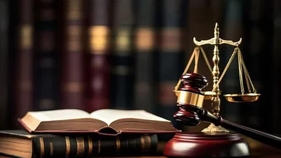 Привітання з Днем юриста 2025: готові тексти для СМС, листівок та соцмереж