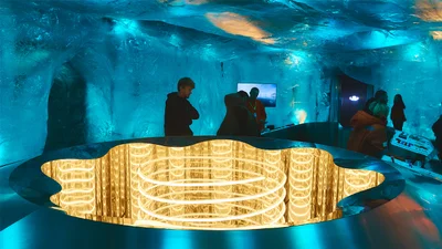 Місце, де сонце сходить над льодовиками: в IQOS представили концептуальний поп-ап