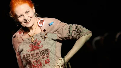 Легендарная Вивьен Вествуд поразила дерзкой коллекцией аксессуаров: детализированные члены и грудь