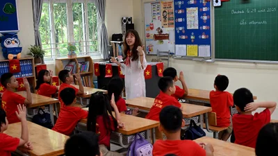 Как в школах Вьетнама наказывают хулиганов: ничего себе правила дисциплины