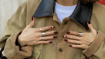 От кофе до чернильно-синего: 5 цветов лака, которые покорят осень