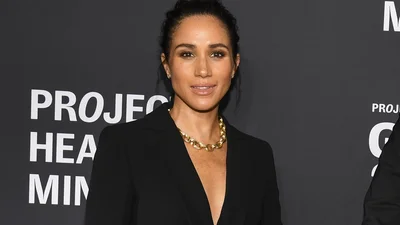 Меган Маркл показала, як зробити чорний наймоднішим кольором осені 2025