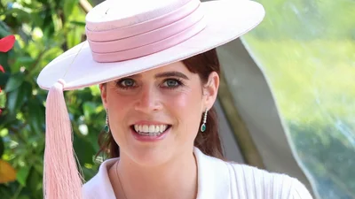 Принцеса Євгенія вдруге за пів року помічена у тому самому одязі: елегантно і комфортно