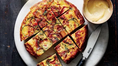 Без духовки і мороки: картопляна запіканка на сковороді, яку ти приготуєш за 30 хвилин