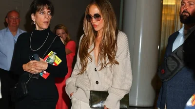 Как Дженнифер Лопес стилизует кардиган осенью - и выглядит безупречно