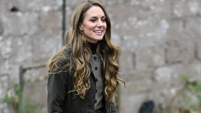 Кейт Миддлтон показала, как превратить обычную неинтересную кофту в стильный предмет гардероба