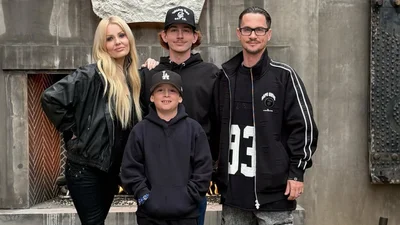 Син Григорія Чапкіса показав рідкісне фото синів і дружини