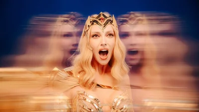 Оля Полякова представила англоязычный сингл "Warrior"