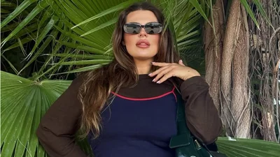 Впервые за долгое время Саша Зарицкая показала сладкие обнимашки и поцелуи с женихом