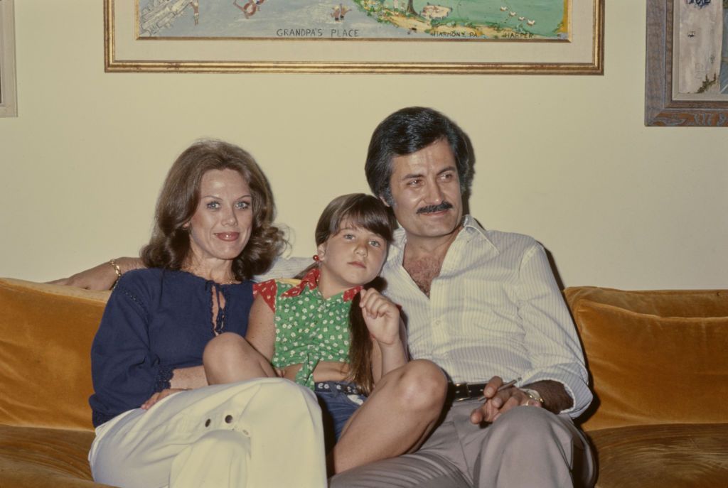 Дженніфер Еністон з батьками, 1975 рік - 779645 Дженнифер Энистон с родителями, 1975 год - фото 779645
