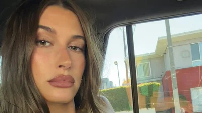 Хейли Бибер показала, каким будет главный нюдовый мейкап осени 2025