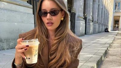 Осенний оттенок ногтей, делающий любой образ роскошным