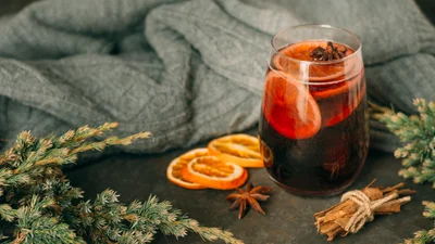 Новий осінній хіт: безалкогольний кавовий глінтвейн, який зігріє у прохолодну погоду