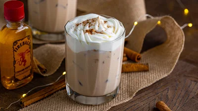 Новый хит TikTok: коктейль с ароматом булочки с корицей