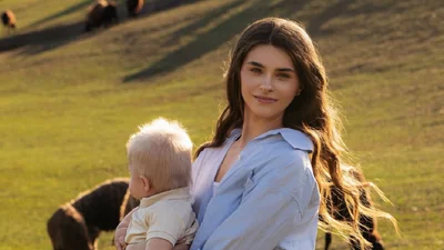 Свекруха задоволена: Катерина Остапчук показала апетитну вечерю, якою пригощала батьків чоловіка – бонусом йде рецепт